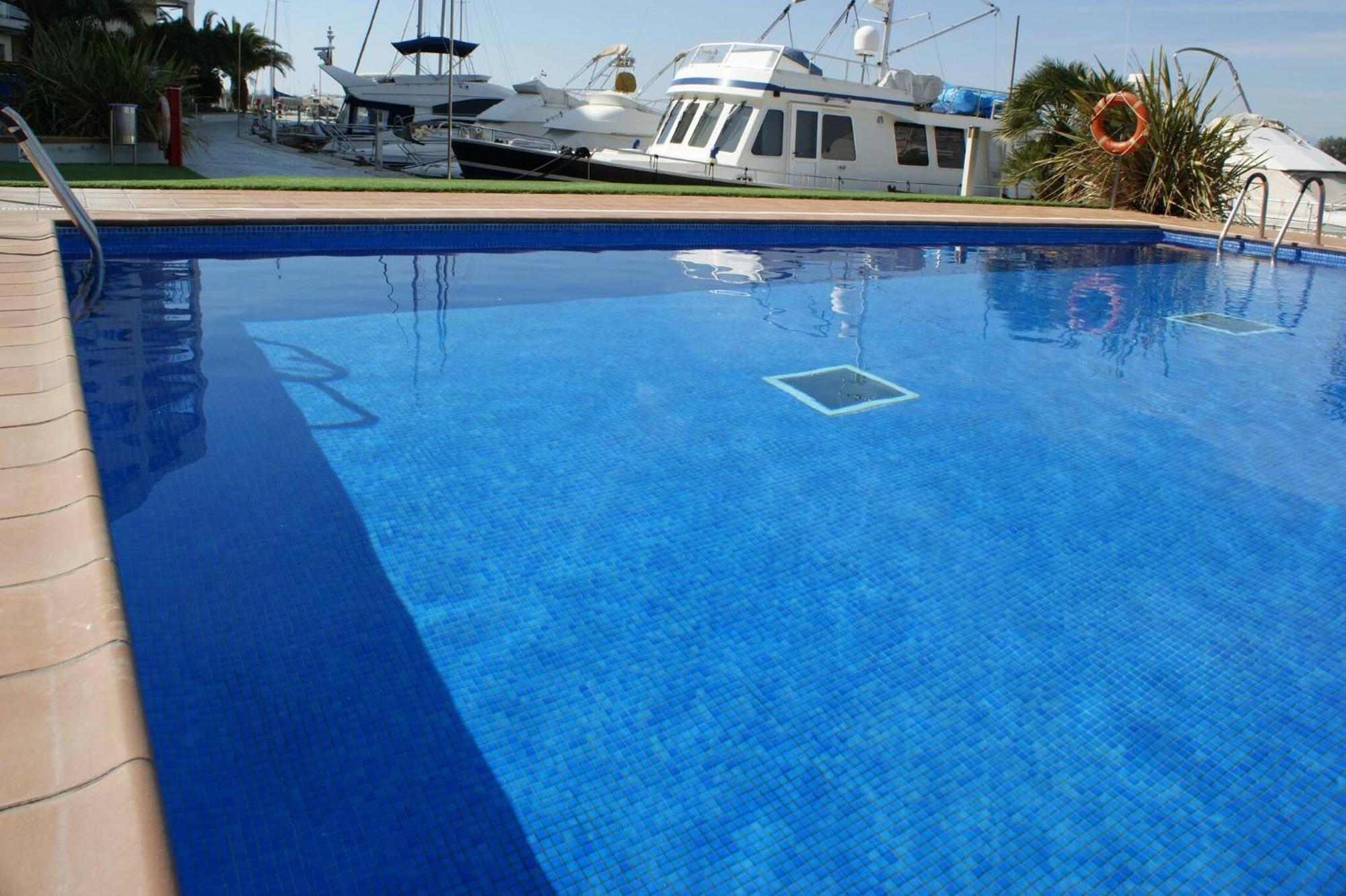 Precioso Piso Con Vista Al Canal Y Piscina En Roses Av-69 Luaran gambar